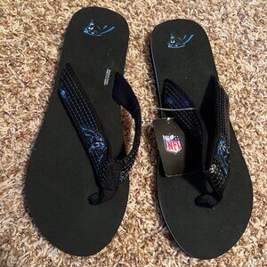 NEW Women's Carolina Panthers Flip Flops: Size 9/10